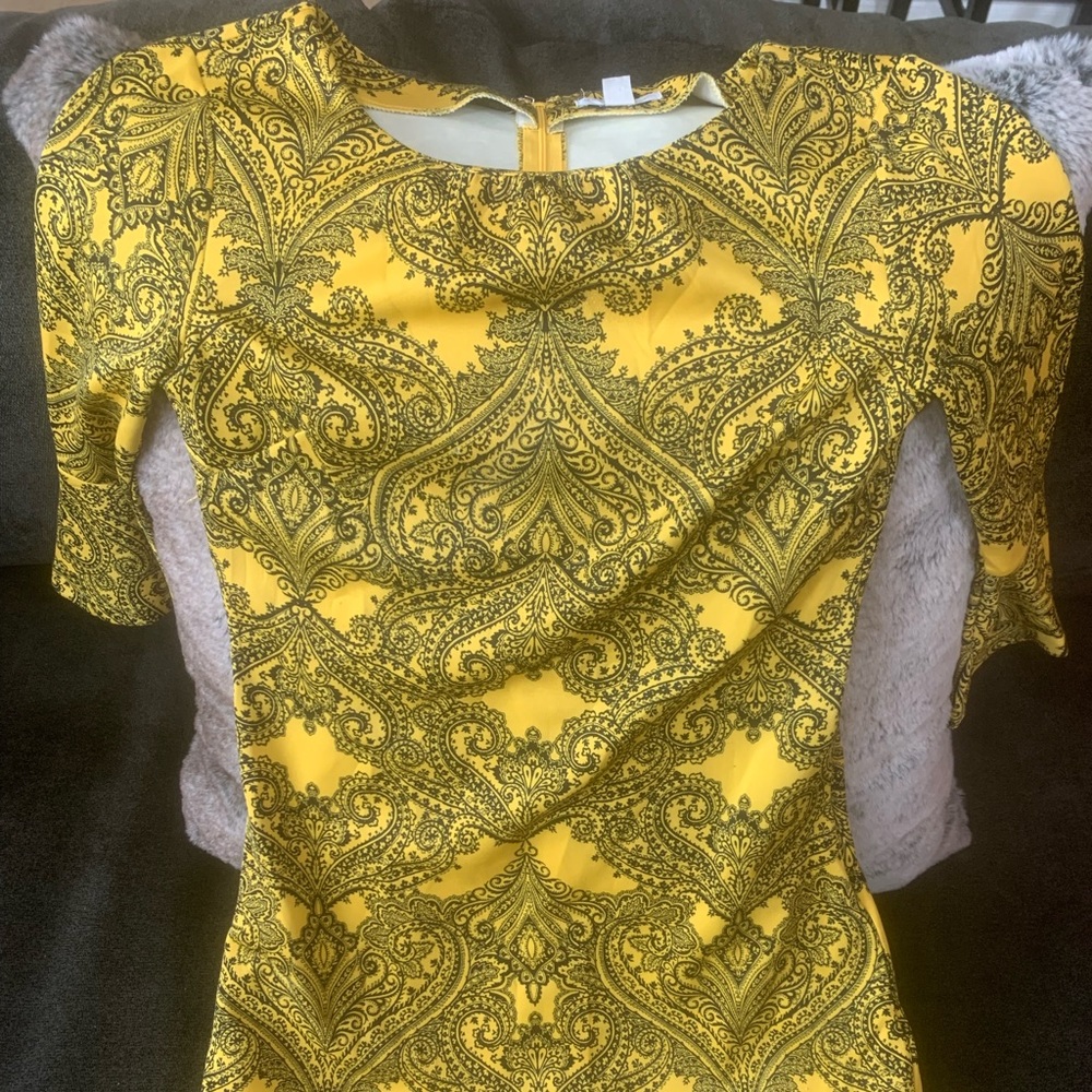 Gorgeous black and yellow dress for any occasion 💛